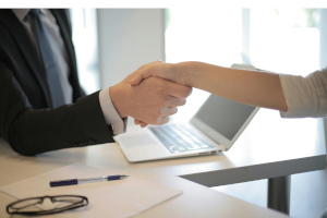 HAND SHAKE